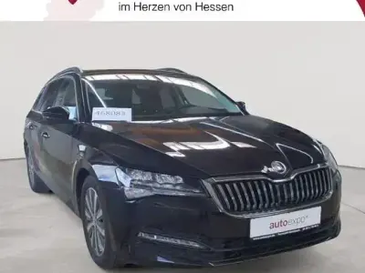 Gebraucht Skoda Superb Ambition 200 PS (147 kW) 2021 Blackmagic perleffekt Kombi