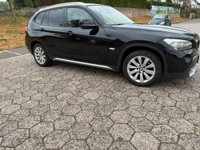Gebraucht BMW X1 143 PS (105 kW) 2011 Schwarz SUV