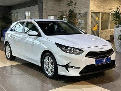 Gebraucht Kia Ceed Edition 7 120 PS (88 kW) 2022 Weiß Kleinwagen