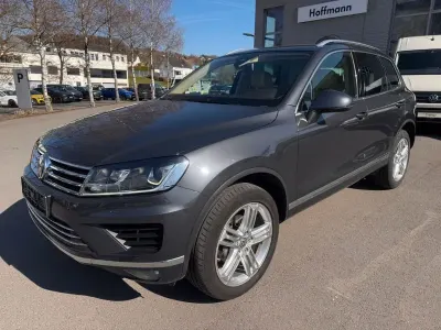 Gebraucht VW Touareg Terrain Tech 262 PS (192 kW) 2016 Rot SUV