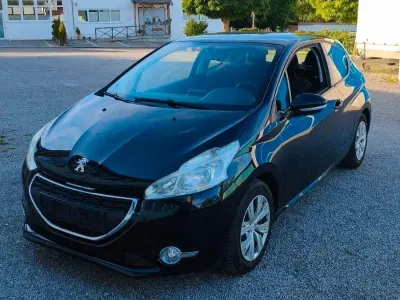 Gebraucht Peugeot 208 Style 82 PS (60 kW) 2013 Schwarz Kleinwagen