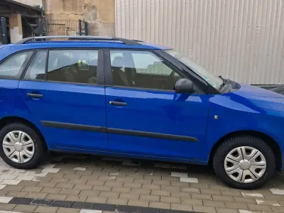 Używany Skoda Fabia 69 KM (50 kW) 2009 Niebieski Kombi