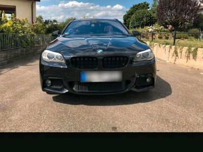 gebraucht BMW 530 d xDrive Touring - MPaket*HUD*Pano*Navi*StHz