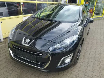 Gebraucht Peugeot 308 CC Allure 156 PS (114 kW) 2013 Schwarz Cabrio