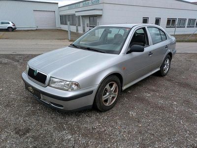 Second-hand Skoda Octavia 75 CP (55 kW) 1998 Argintiu Berlinǎ