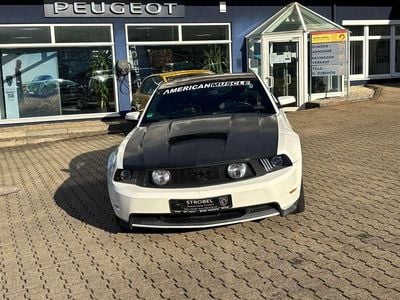 Usata Ford Mustang 213 CV (156 kW) 2010 Bianco Coupé