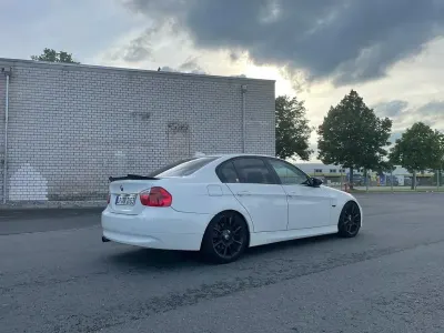 Używany BMW 325 218 KM (160 kW) 2006 Biały Sedan/Limuzyna