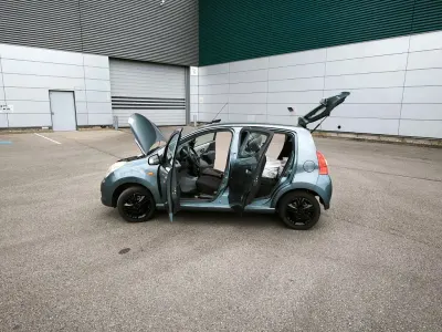 Gebraucht Suzuki Alto Basic 68 PS (50 kW) 2012 Schwarz Kleinwagen