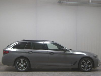 Grau Gebraucht 2021 BMW 520 Luxury Line Kombi | 25.680 € (Guter Preis)