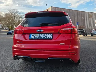 Brugt Ford Focus ST-Line 182 HK (133 kW) 2018 Rød Stationcar