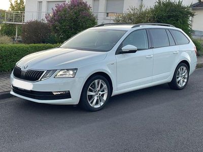 Weiß Gebraucht 2018 Skoda Octavia Clever Kombi | 17.950 € (Teuer)