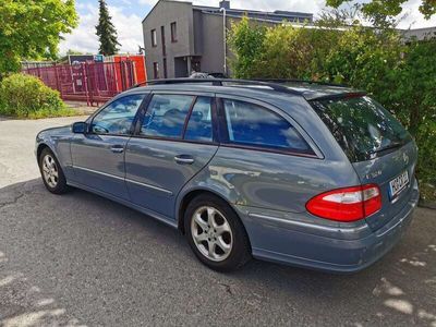 Mercedes E320