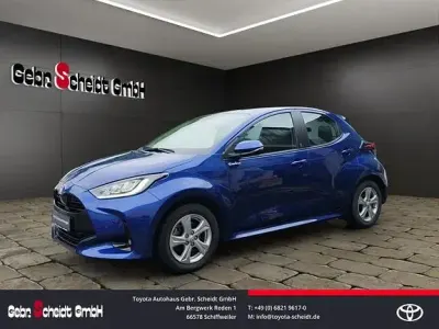 Gebraucht Toyota Yaris Hybrid Team 116 PS (85 kW) 2022 Blau Limousine