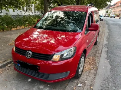 Gebraucht VW Caddy Maxi 102 PS (75 kW) 2012 Rot Van / Kleinbus