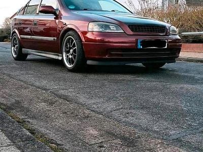 Second-hand Opel Astra 101 CP (74 kW) 2000 Roșu Hatchback