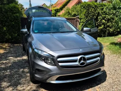 Gebraucht Mercedes GLA200 Urban 156 PS (114 kW) 2015 Grau SUV