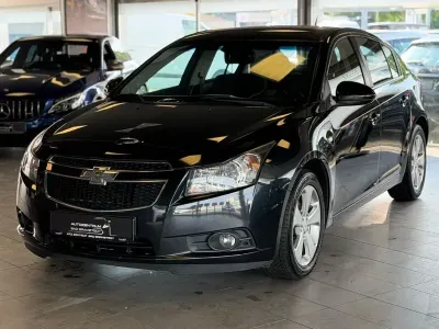 Gebraucht Chevrolet Cruze 163 PS (119 kW) 2013 Schwarz Kleinwagen