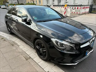Gebraucht Mercedes CLA200 136 PS (100 kW) 2018 Schwarz Limousine