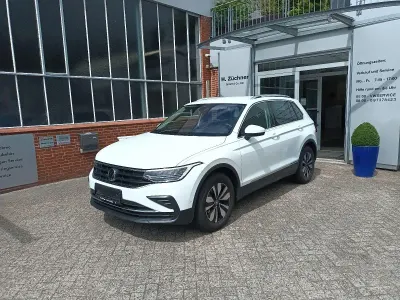 Gebraucht VW Tiguan Move 150 PS (110 kW) 2023 Weiß SUV