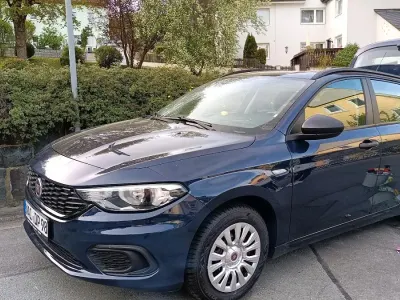 Gebraucht Fiat Tipo 95 PS (69 kW) 2017 Blau Kombi