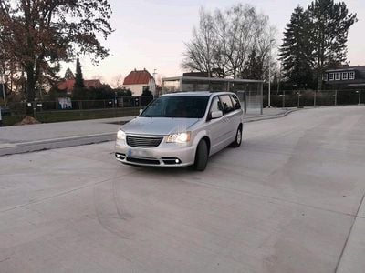 Gebraucht Chrysler Voyager 298 PS (219 kW) 2012 Silber Van / Kleinbus