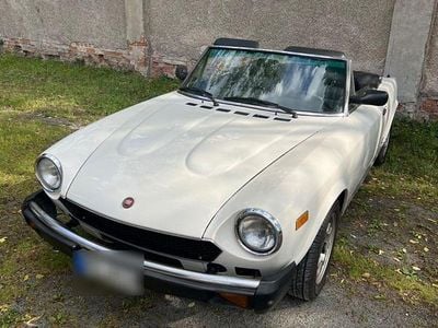 Second-hand Fiat 124 Spider 90 CP (66 kW) 1979 Alb Cabrio