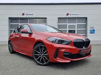 Gebraucht BMW 118 M Sport 136 PS (100 kW) 2023 Rot Limousine