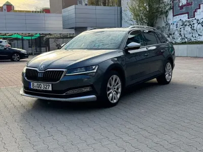 Gebraucht Skoda Superb Scout 4x4 200 PS (147 kW) 2021 Grau Kombi