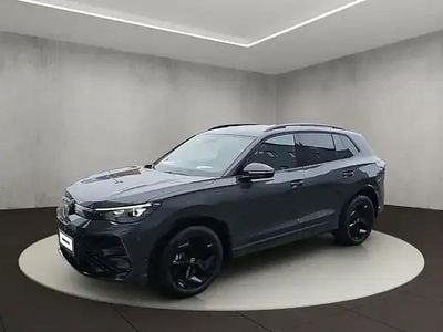 Neu VW Tiguan 150 PS (110 kW) 2026 Delfingrau metallic SUV