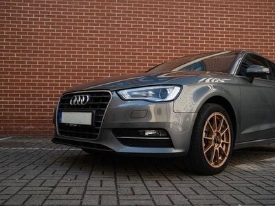 Gebraucht Audi A3 Ambiente 125 PS (91 kW) 2014 Grau Limousine
