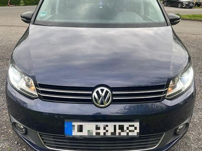 Second-hand VW Touran Style 105 CP (77 kW) 2011 Albastru Monovolum