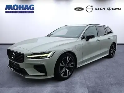 Używany Volvo V60 R-Design 398 KM (292 kW) 2022 Biały Kombi
