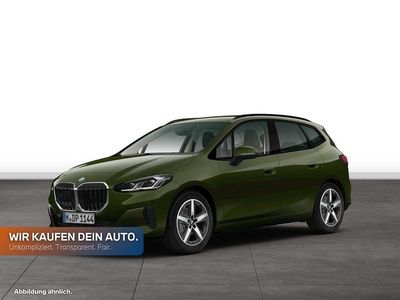 Gebraucht BMW 220 Active Tourer Luxury Line 156 PS (114 kW) 2025 Sanremo green metallic Van / Kleinbus
