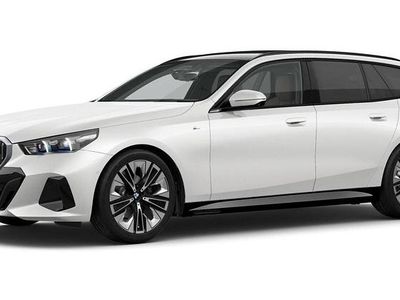 Weiß Gebraucht 2025 BMW 520 Comfort Edition Kombi | 58.020 € (Fairer Preis)