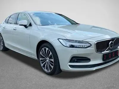 Gebraucht Volvo S90 Momentum 197 PS (144 kW) 2022 Weiß Limousine