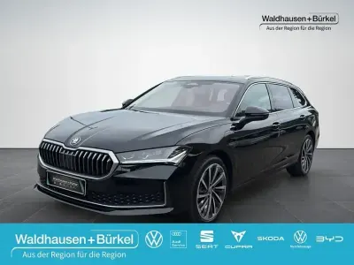 Gebraucht Skoda Superb LAURIN & KLEMENT 204 PS (150 kW) 2025 Ebony schwarz Kombi