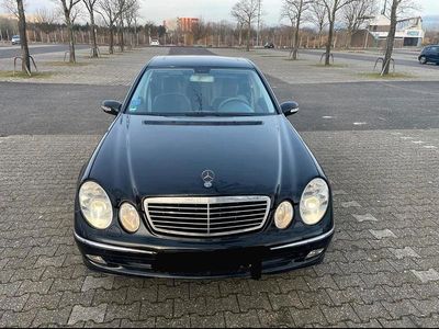 Gebraucht Mercedes 220 150 PS (110 kW) 2003 Schwarz Limousine