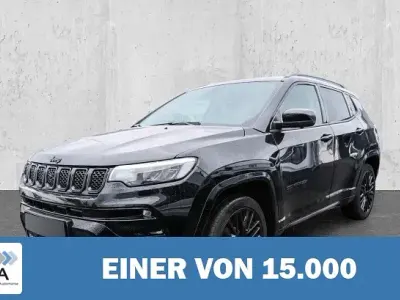 Gebraucht Jeep Compass 131 PS (96 kW) 2024 Schwarz SUV