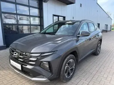 Neu Hyundai Tucson Select 150 PS (110 kW) 2026 Grau SUV
