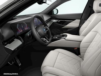 Second-hand BMW 550e M Sport 489 CP (359 kW) 2025 Gri Break