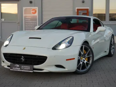 Second-hand Ferrari California 460 CP (338 kW) 2012 Alb Cabrio