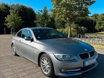 Gebraucht BMW 318 Cabriolet 143 PS (105 kW) 2011 Grau Cabrio