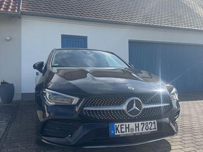 Gebraucht Mercedes CLA200 163 PS (119 kW) 2022 Schwarz Limousine