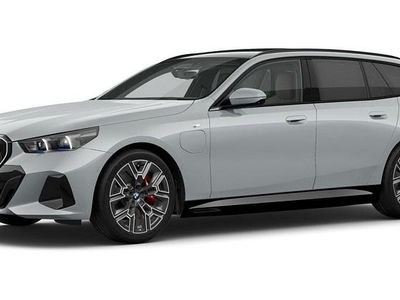 Gebraucht BMW 550e Comfort Edition 489 PS (359 kW) 2025 Grau Kombi