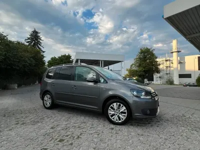 Gebraucht VW Touran 105 PS (77 kW) 2014 Silber Van / Kleinbus