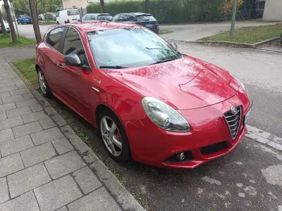 Gebraucht Alfa Romeo Giulietta Quadrifoglio Verde 170 PS (125 kW) 2014 Rot Kleinwagen
