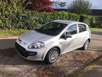 Begagnad Fiat Grande Punto 77 HK (56 kW) 2011 Silver Halvkombi
