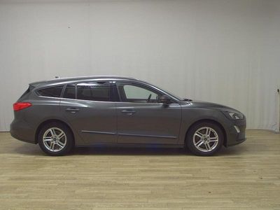 Grau Gebraucht 2020 Ford Focus Cool & Connect Limousine | 7.780 € (Guter Preis)