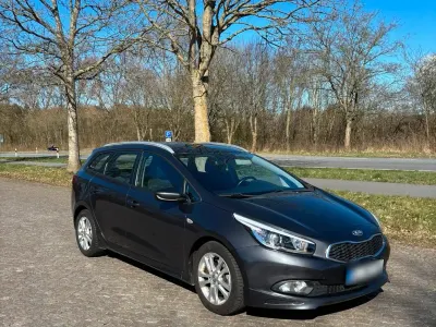 Używany Kia Ceed 2014 Czarny Hatchback