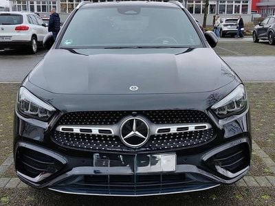Gebraucht Mercedes GLA200 AMG Line Premium 163 PS (119 kW) 2024 Schwarz SUV